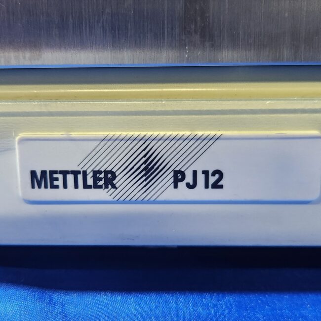 3832
