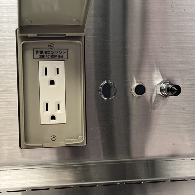 3905