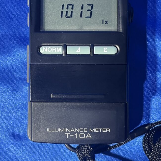 3928